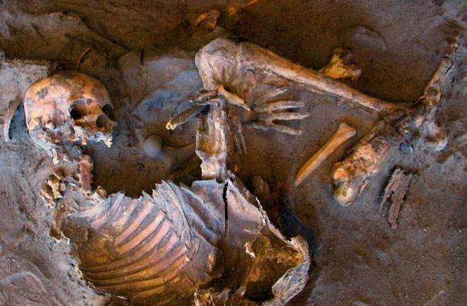 8,000-year-old human skeletons found in Libya desert | WorldWide Weird News