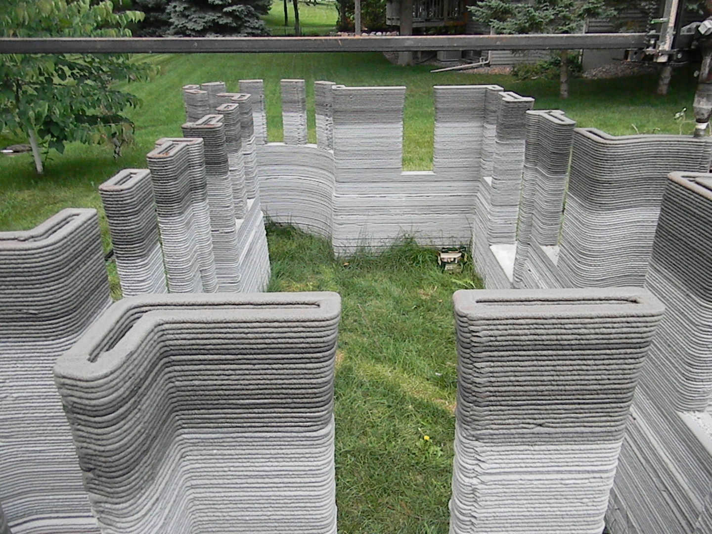 Man Constructs 3D Printed Concrete Castle, page 1