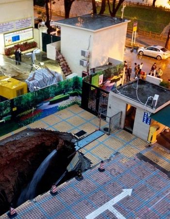 China Sinkholes on Moment Man Is Swallowed By 52 Foot Deep Sinkhole In China  Page 1