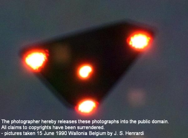 trojúhelníkové UFO